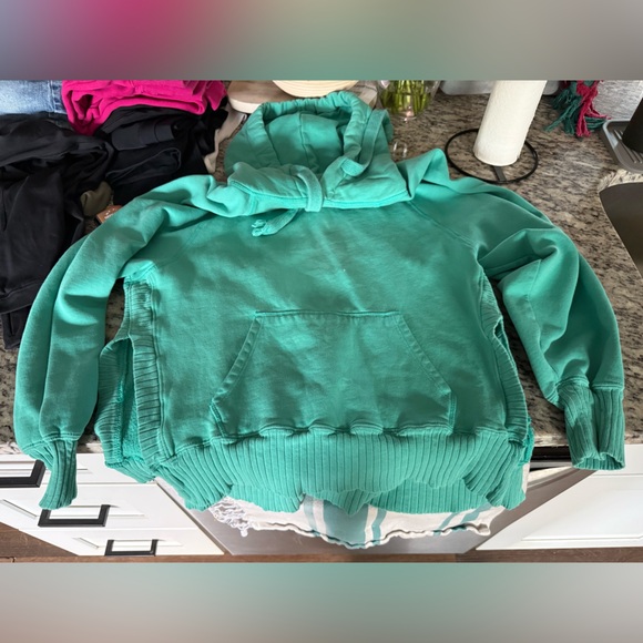 NWT American Eagle Outfitters Oversized Hoodie Size XS - Picture 2 of 4